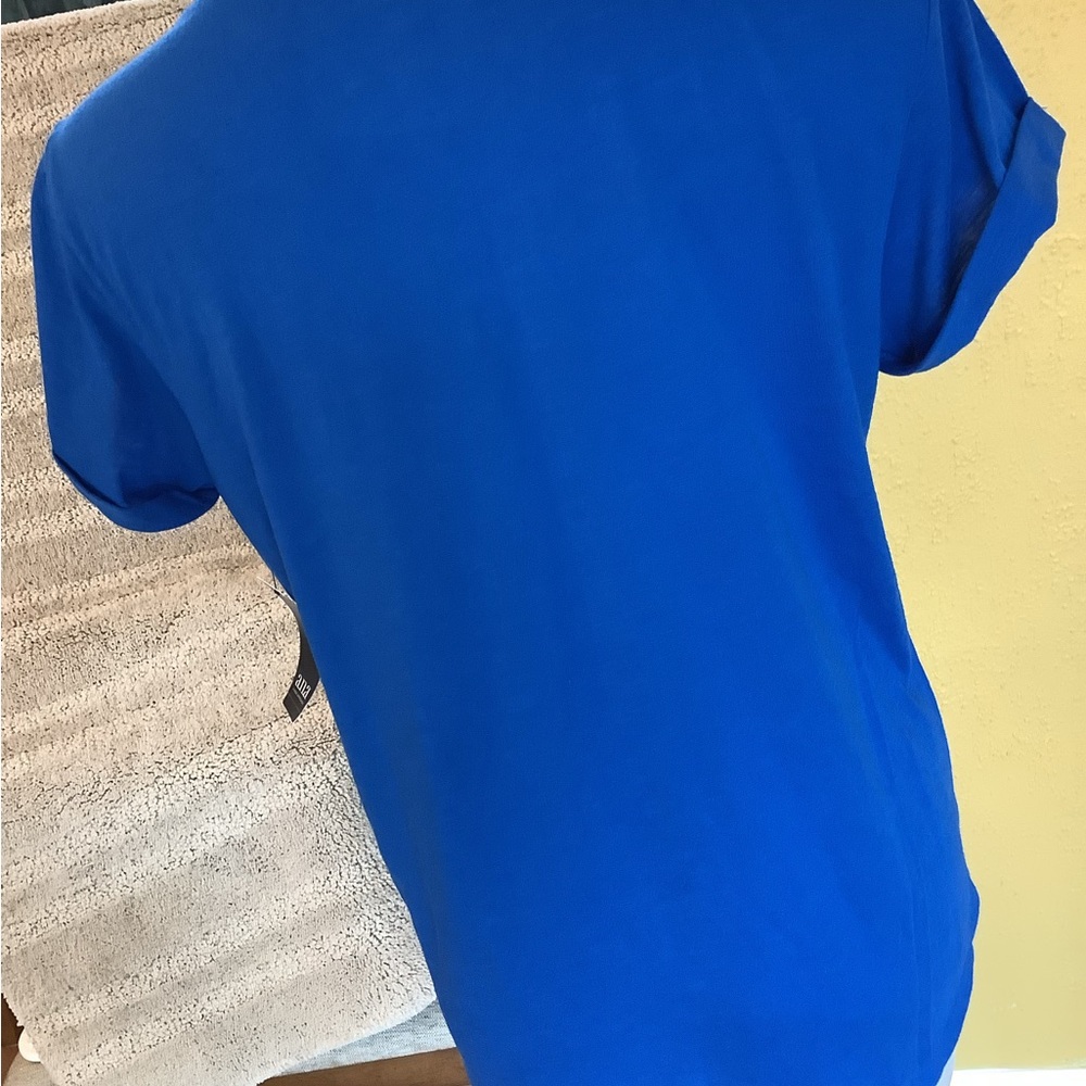 NWT ROUND NECK SHORT SLEEVE TOP - Picture 2 of 5